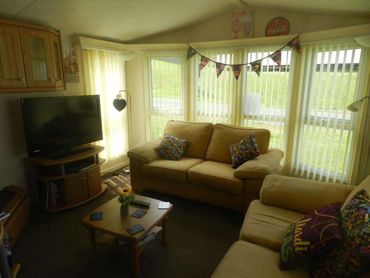 Cwtch Caravans Little Haven エクステリア 写真